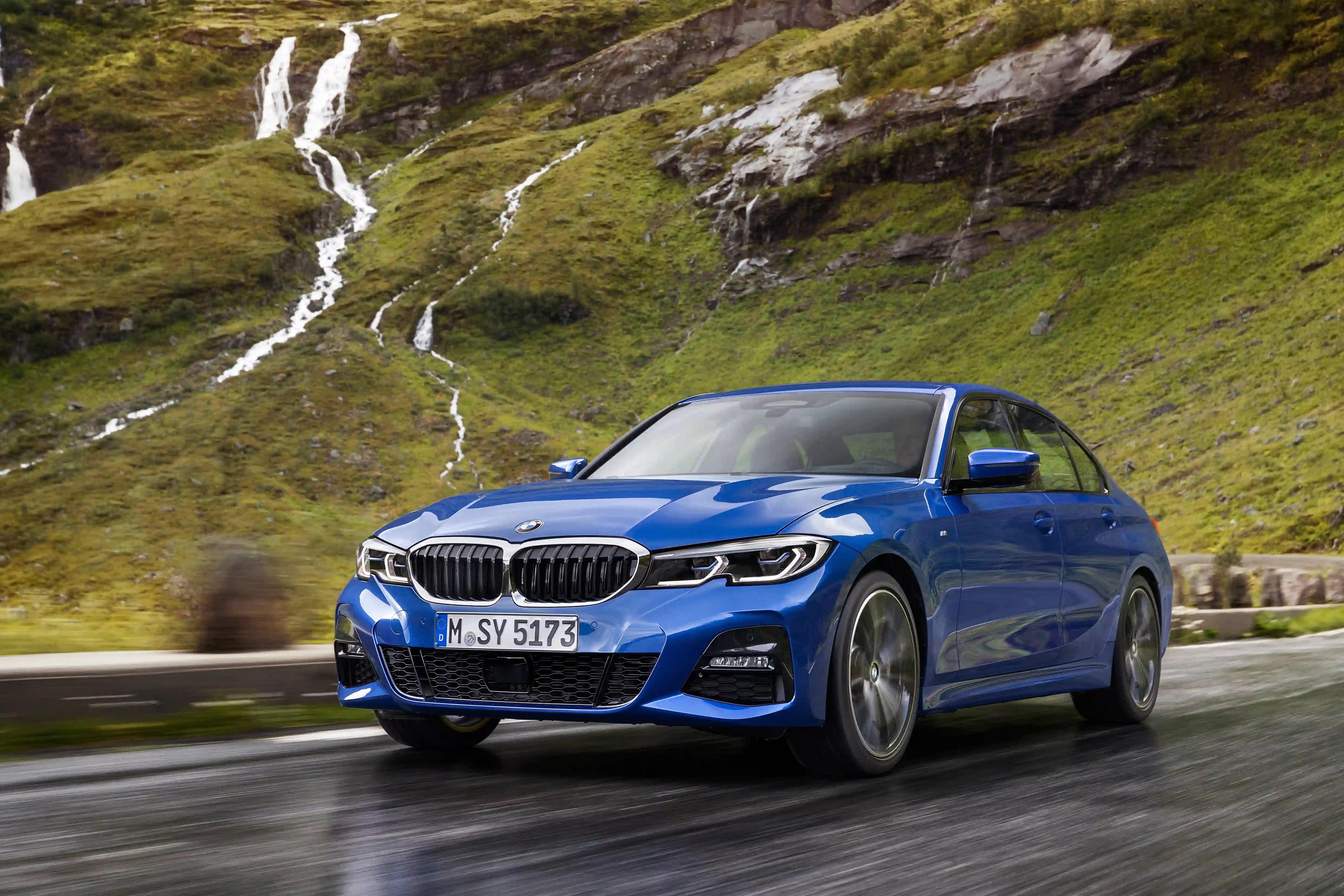 BMW GROUP РОССИЯ ОБЪЯВЛЯЕТ ЦЕНЫ НА НОВЫЙ BMW 3 СЕРИИ.